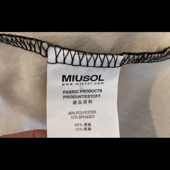 Miusol Gown - Picture 8 of 9